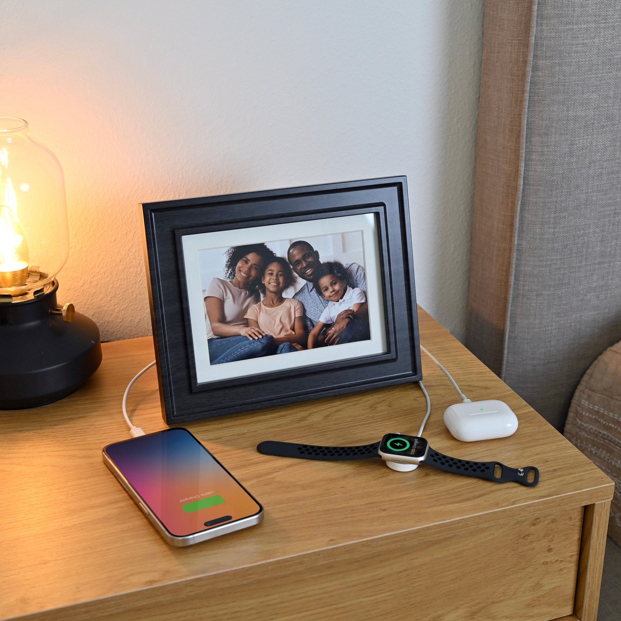 iHome Picture Frame with 3 USB Chargers, Accommodates 5x7 or 4x6 Photos (iPF30) - ihomedotcom
