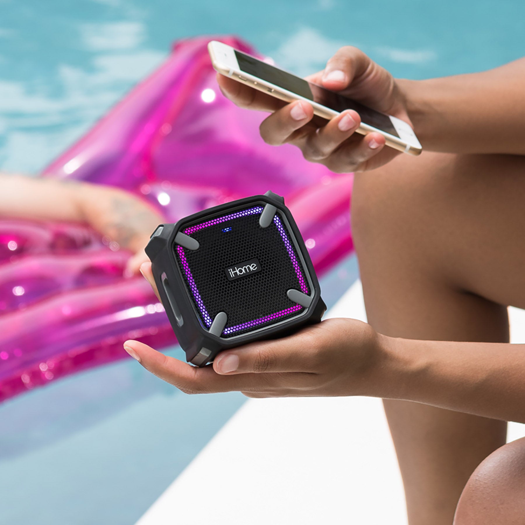 Waterproof Bluetooth Speaker with Color Changing Lights (iBT371BG)