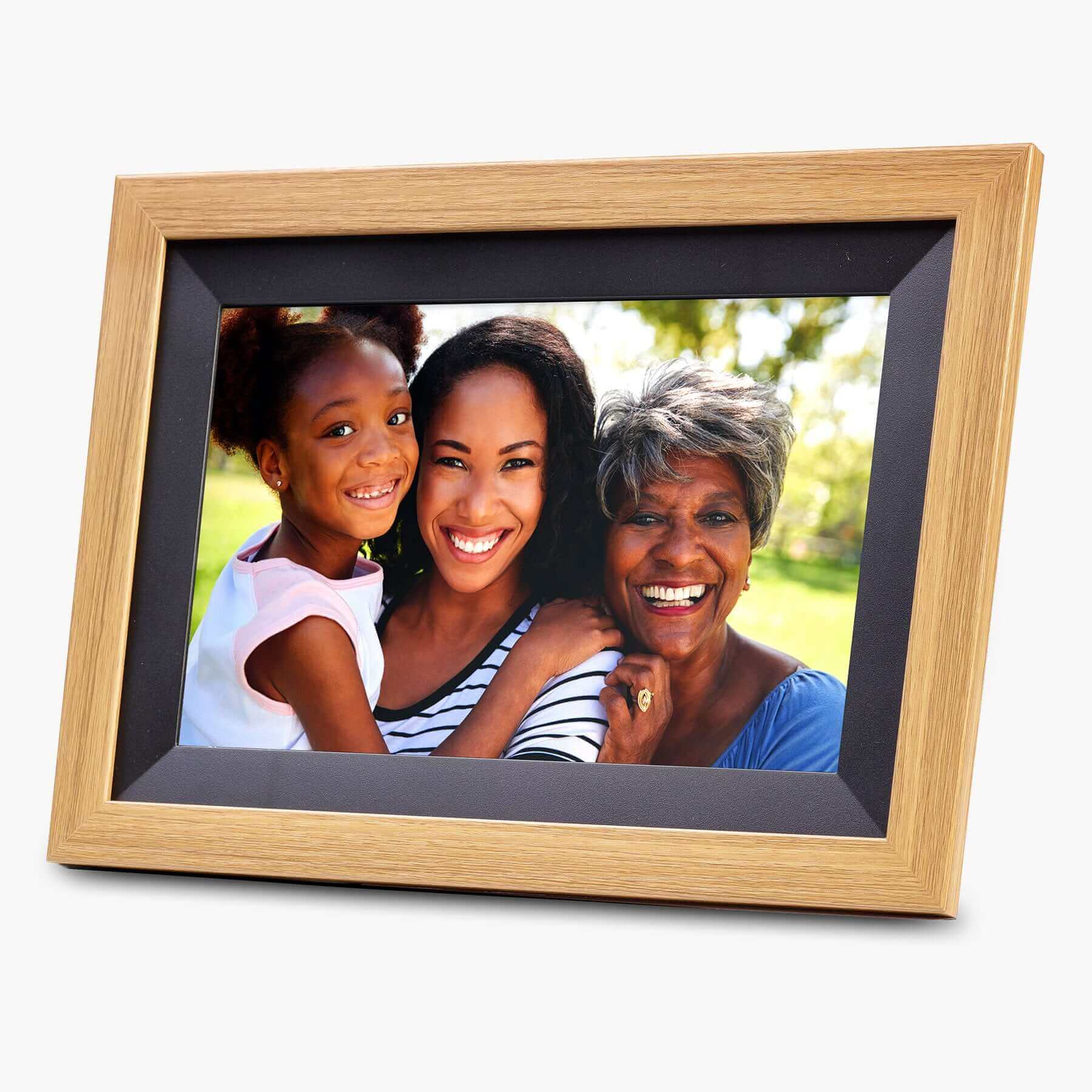 Digital Picture Frame with Wifi and 32G Memory, Compatible with Frameo App – Oak Wood (iPF1032OW) - ihomedotcom