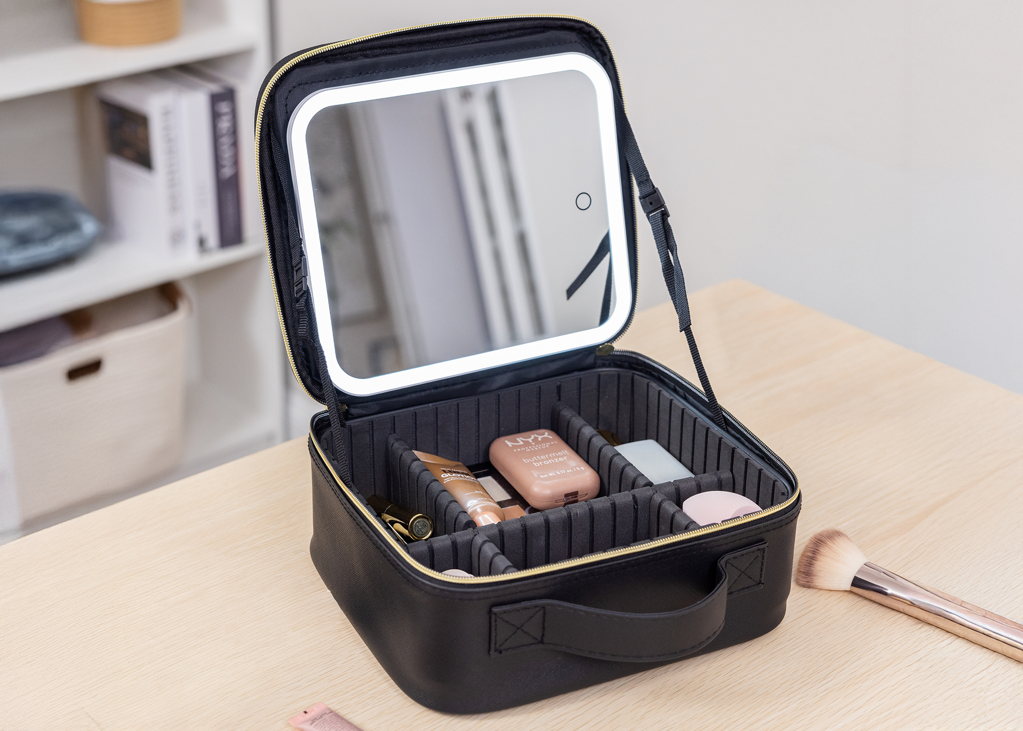 best comfort igm travel bag makeup Travel Makeup Bag with LED Mirror and Adjustable Stand (iCVS20)