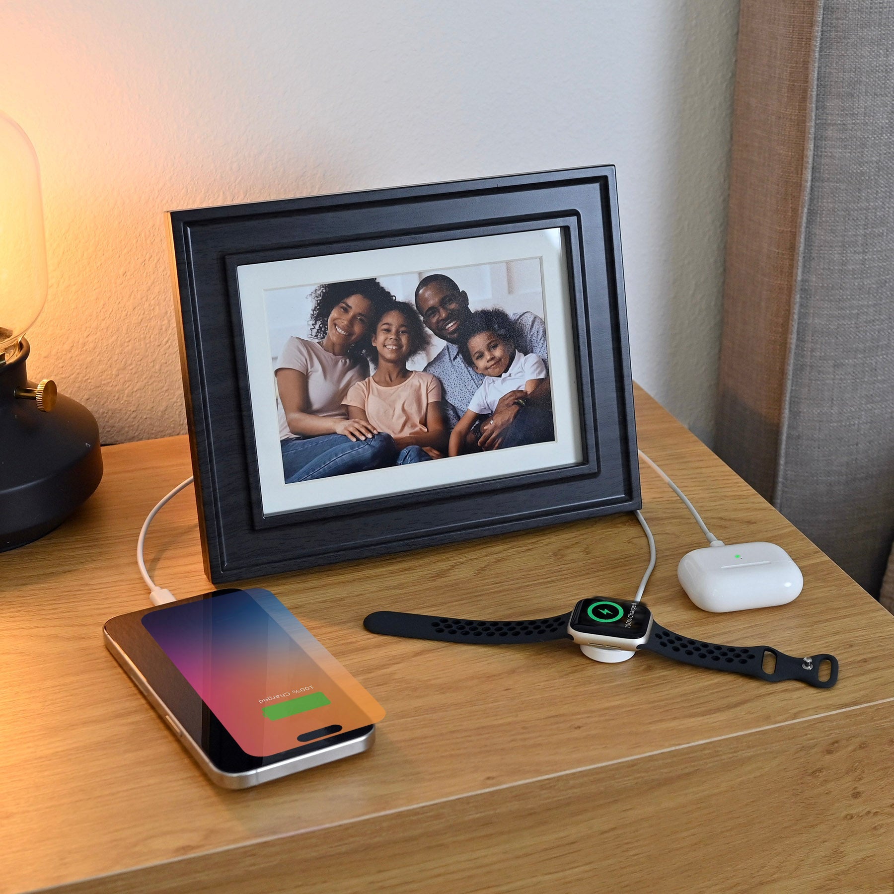 iHome Picture Frame with 3 USB Chargers, Accommodates 5x7 or 4x6 Photos (iPF30) - ihomedotcom